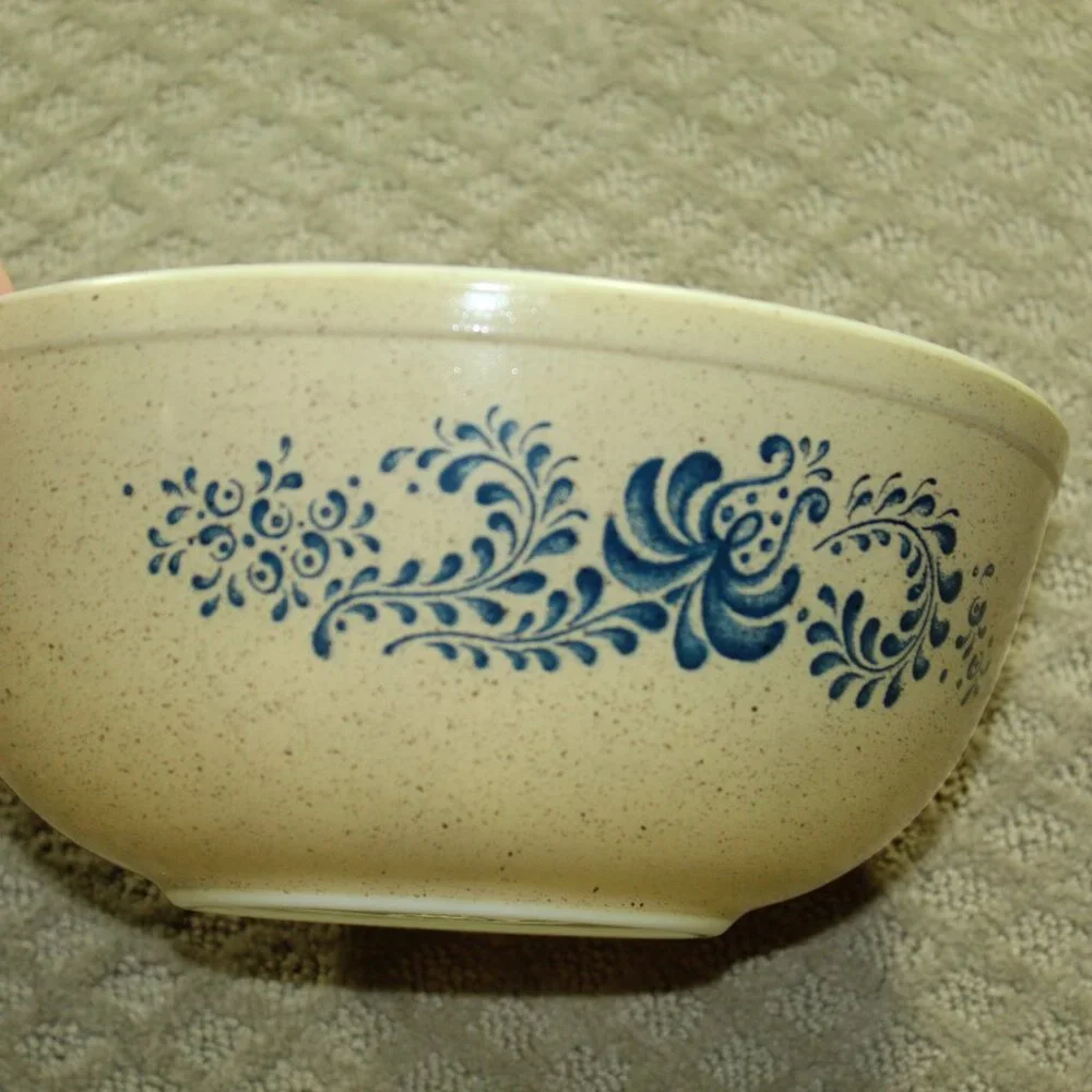 1970's Set of 4 Vintage PYREX Homestead Mixing Bowls 401 - 040 Tan Blue